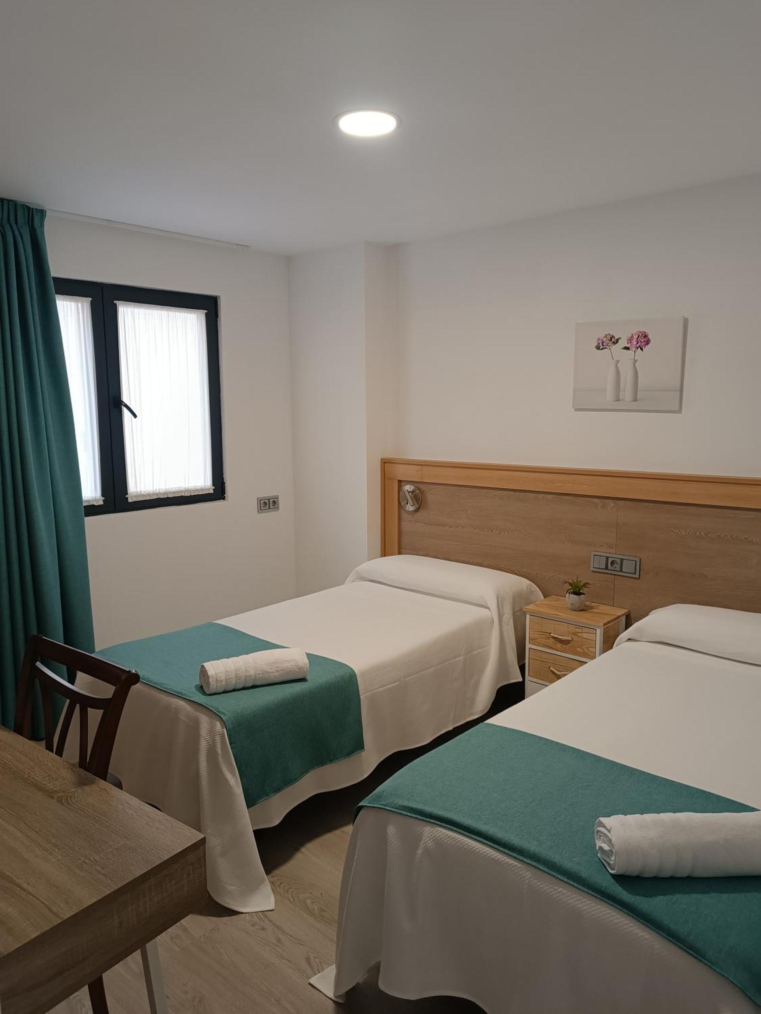 Apartamentos Turisticos Avila Puerta De San Isidro 1-4 ภายนอก รูปภาพ