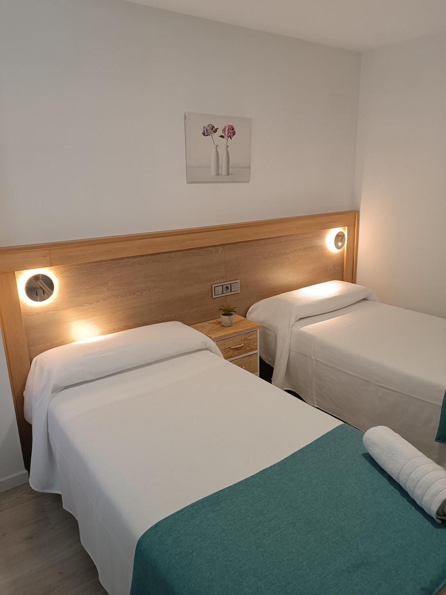 Apartamentos Turisticos Avila Puerta De San Isidro 1-4 ภายนอก รูปภาพ