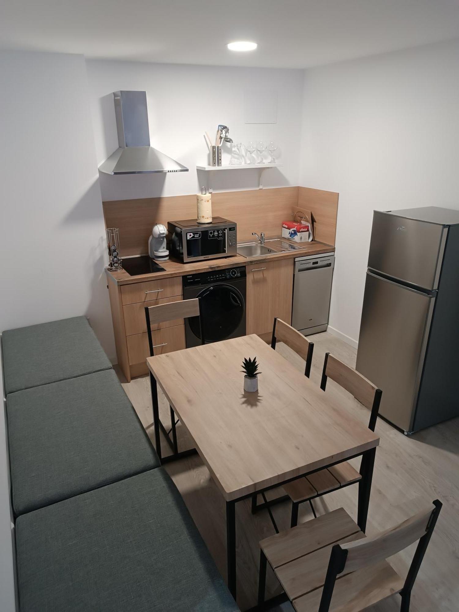 Apartamentos Turisticos Avila Puerta De San Isidro 1-4 ภายนอก รูปภาพ
