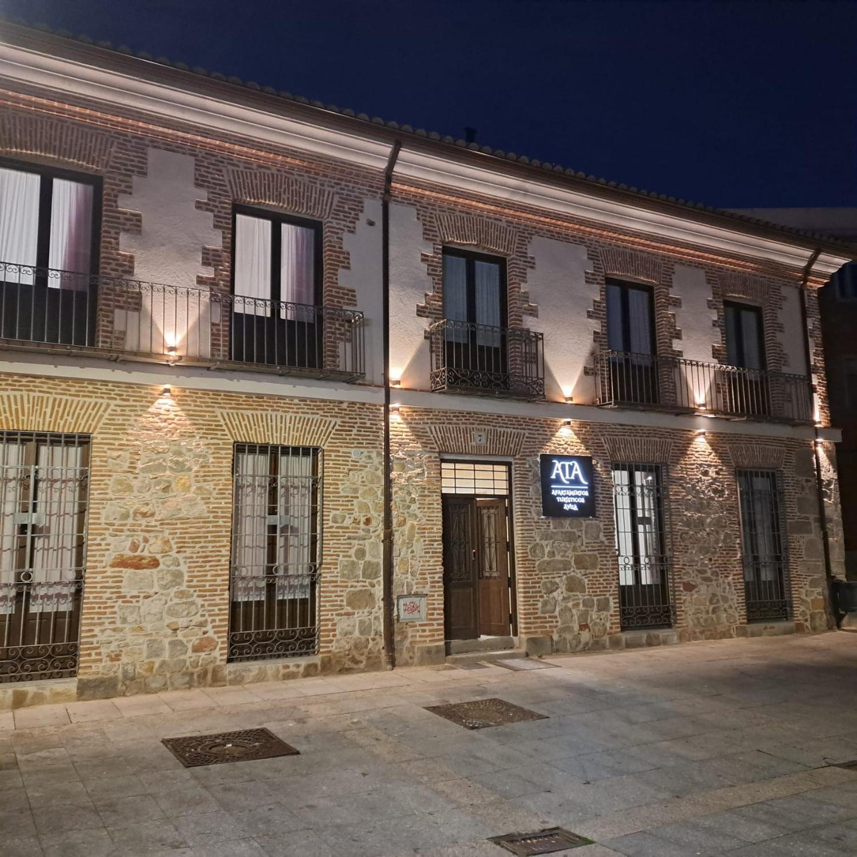 Apartamentos Turisticos Avila Puerta De San Isidro 1-4 ภายนอก รูปภาพ